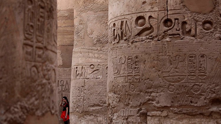 Descubren jeroglíficos de gran tamaño realizados hace 5.200 años en Egipto
