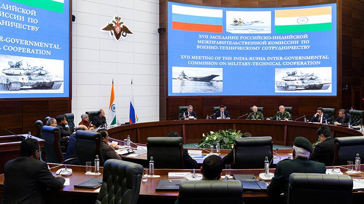Rusia e India estrechan sus lazos militares
