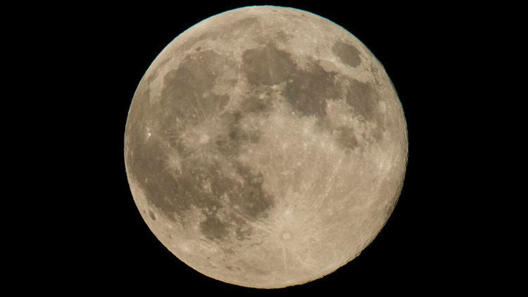 Estas impresionantes imágenes de la NASA revelan nuevos secretos sobre la Luna (FOTOS)
