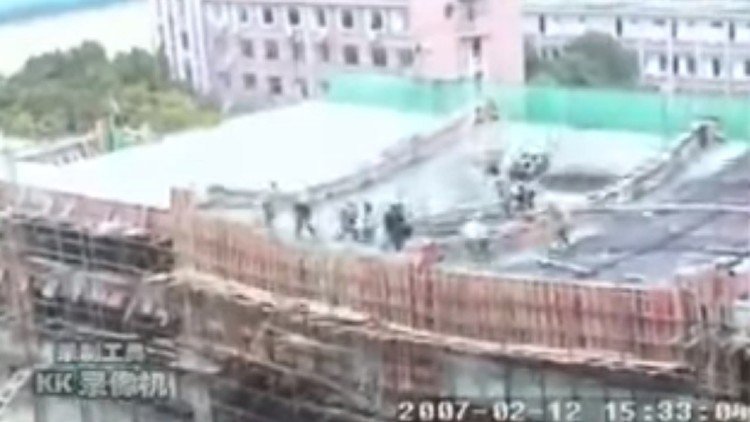 Fatal accidente laboral: un edificio en construcción se derrumba mientras los obreros trabajan