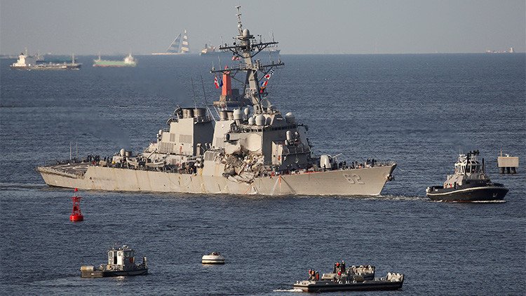 El USS Fitzgerald de EE.UU. continuó su curso a pesar de las advertencias del buque mercante