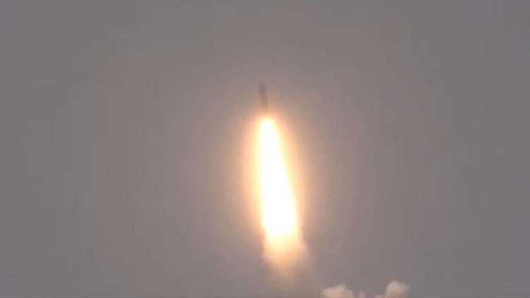 VIDEO: El Ministerio de Defensa ruso muestra el lanzamiento submarino del nuevo misil nuclear Bulavá