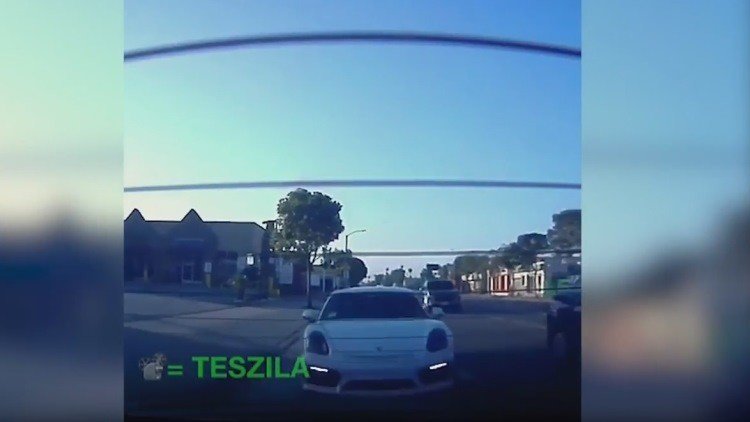 Un Porsche reta a un Tesla Model S y esto es lo que pasa 