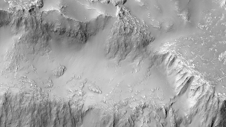 FOTO: La NASA muestra las impresionantes 'cataratas del Niágara' de Marte