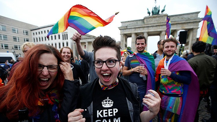 El parlamento alemán aprueba el matrimonio homosexual (con el voto en contra de Merkel)