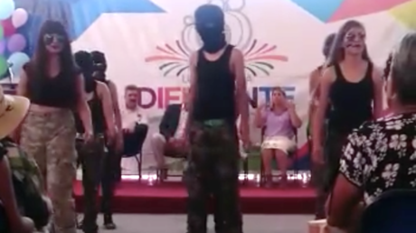 Primera dama de Zacatecas a alumnos de secundaria: "Parecen sicarios" (VIDEO)