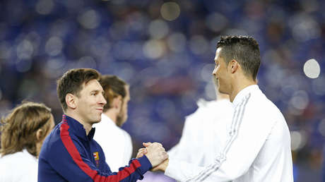 Ronaldo 'felicita' al cumpleañero Messi a través de WhatsApp (VIDEO)