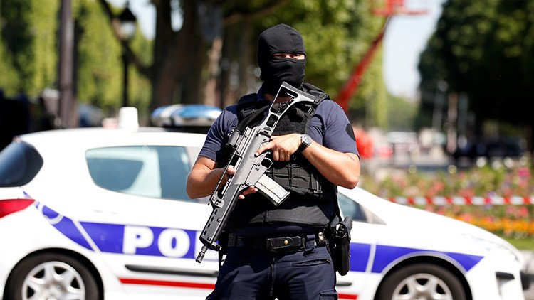 Francia: Varios heridos tras un tiroteo frente a una mezquita de Aviñón