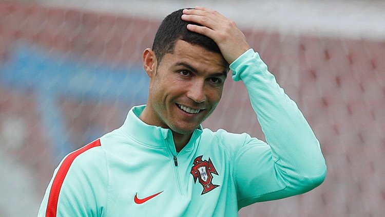 ¿Músculos, homosexualismo o racismo? Ronaldo publica una bizarra imagen en Instagram (FOTO)