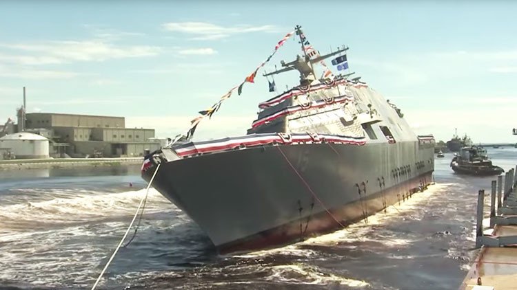 VIDEO: La Armada de EE.UU. bota un nuevo buque de guerra