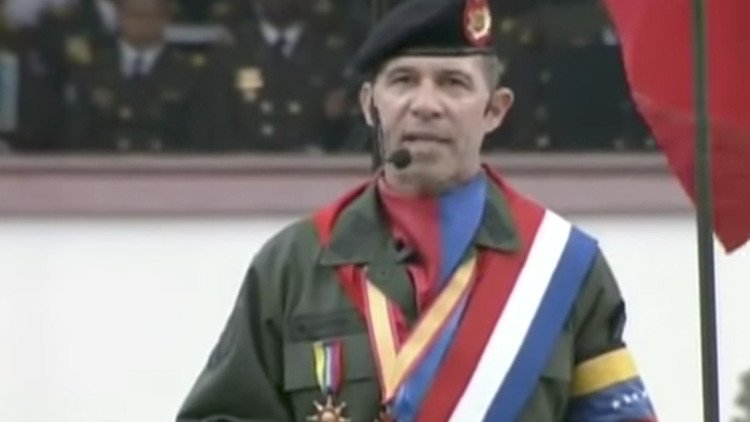 La condecoración del general venezolano que confudieron con la bandera de Cuba
