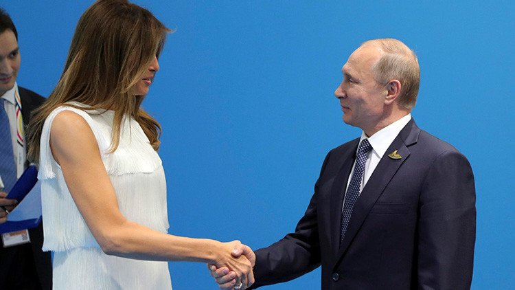 Melania Trump fracasa en su intento de "sacar" a su esposo de la reunión con Putin