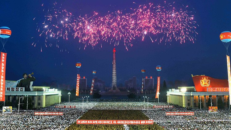 Así fue como Corea del Norte celebró el lanzamiento de su "primer misil balístico intercontinental"