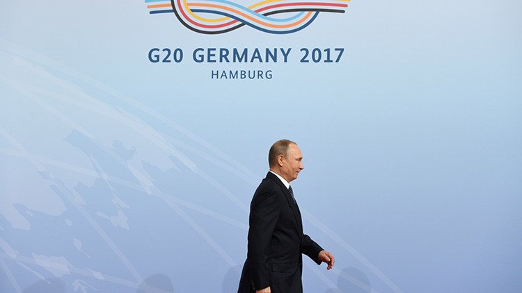 "¿Era Putin?": El despiste de una azafata de la cumbre del G20 con el presidente ruso (Video)