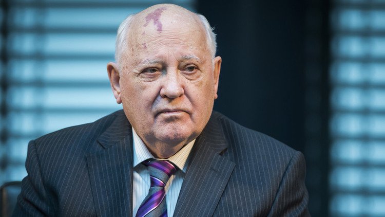 Gorbachov: Es "maravilloso" que el "impredecible" Trump elogiara el encuentro con Putin