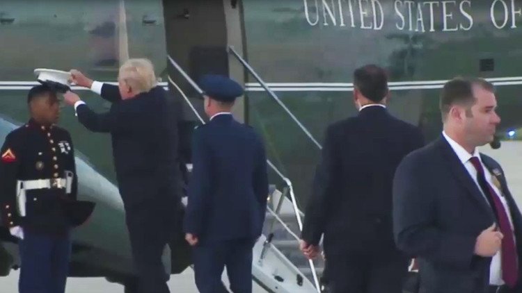 VIDEO: un nuevo momento incómodo (y bastante gracioso) de Trump se hace viral