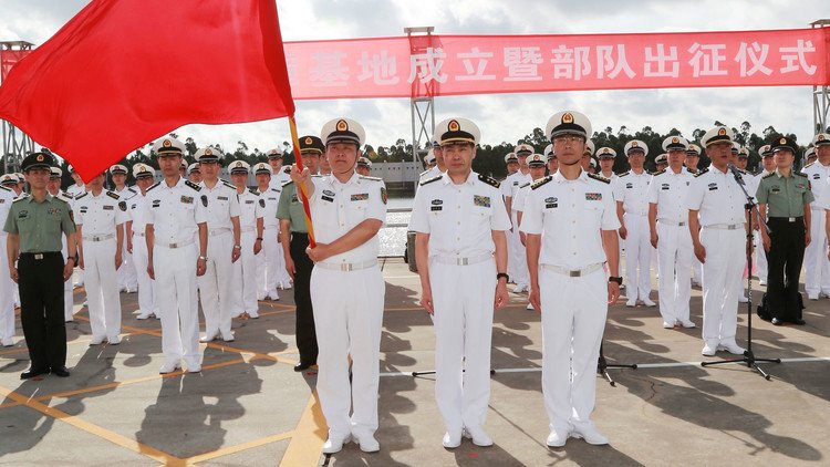 China envía buques y tropas a su primera base naval en el extranjero