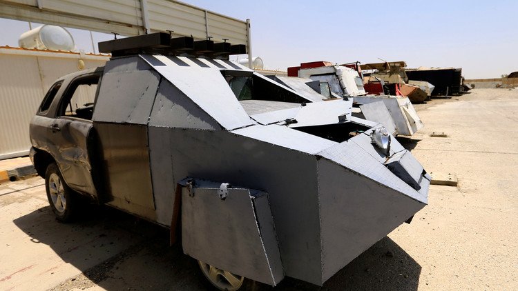 Impactante exhibición de coches bomba incautados al Estado Islámico en Mosul