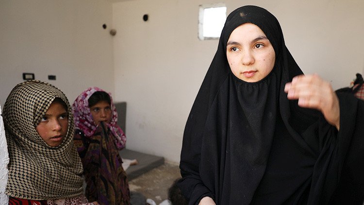 "Las vírgenes cuestan 30.000 dólares": Crueles testimonios de las mujeres del Estado Islámico