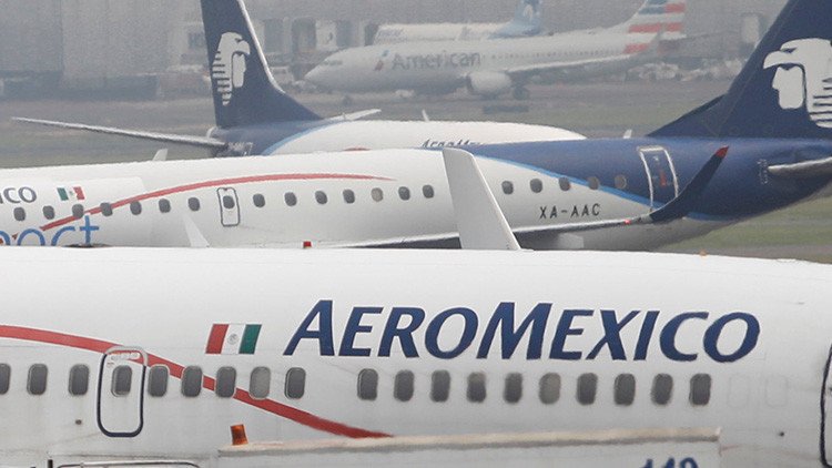 VIDEO: Evacúan de emergencia un avión en México