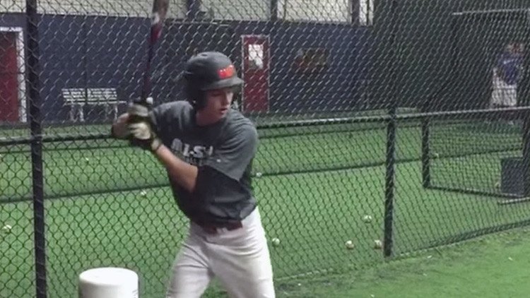 Joven beisbolista con una rara enfermedad convierte su afección en una inusual ventaja (Video)
