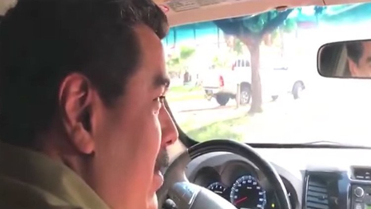 Maduro sorprende conduciendo un auto por las calles de Caracas