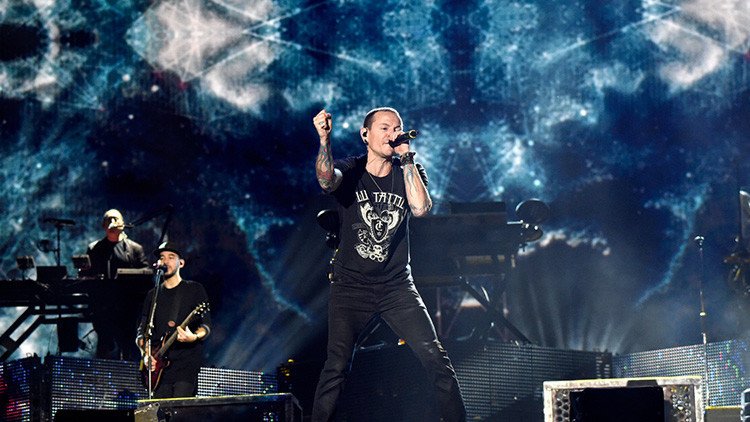 "Plenas y locas violaciones": ¿Qué hay detrás del suicidio del vocalista de Linkin Park?