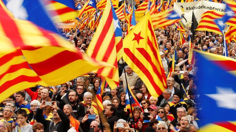 "Un proceso descarrilado": escritores y artistas catalanes contra el referéndum