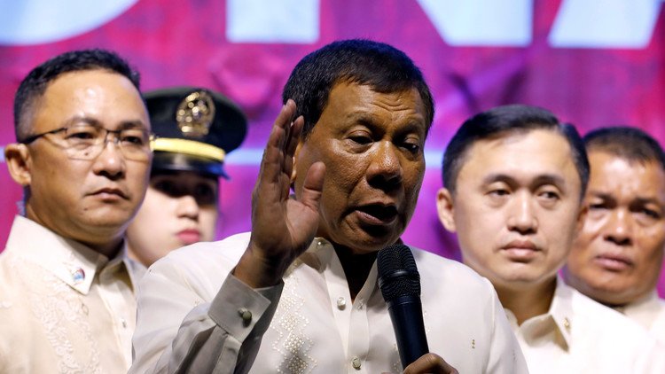 Duterte advierte al sector minero de que "impondrá impuestos" hasta lograr "su muerte"