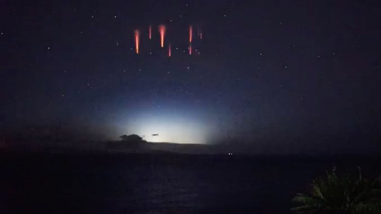 ¿Qué son esas chispas rojas?: Un raro fenómeno espacial deja boquiabierto a un astrónomo (VIDEO)