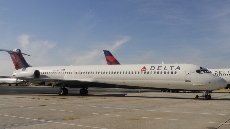 Un pasajero ruso denuncia que fue expulsado de un vuelo de Delta Airlines por su nacionalidad