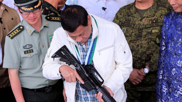 "Voy a bombardearlas": Duterte amenaza con una ofensiva militar contra las escuelas tribales