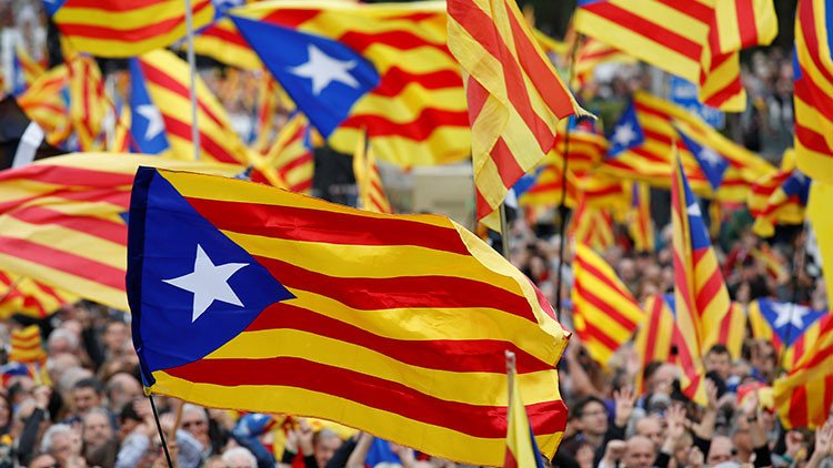Imputado el director de comunicación del Gobierno catalán por la web del referéndum
