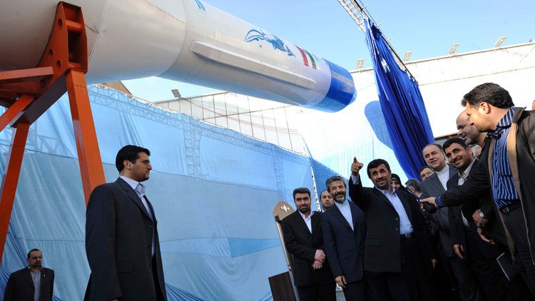 Irán prueba con éxito su cohete-portador para aparatos espaciales
