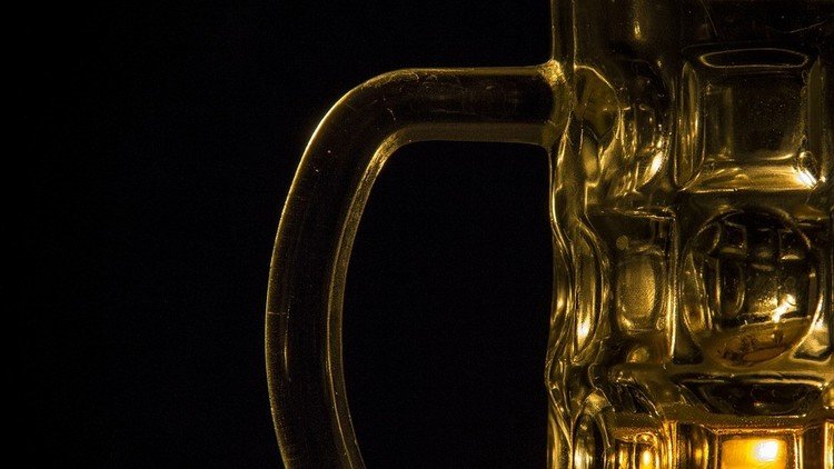 ¿Beber para olvidar?: Ojo, científicos aseguran que el alcohol mejora la memoria