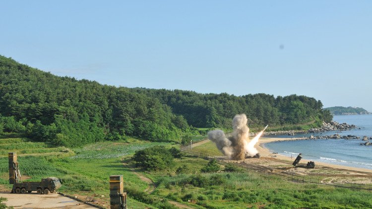 EE.UU. y Corea del Sur consideran una "respuesta militar" a la prueba de misil balístico de Pionyang