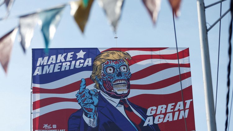 Un Donald Trump 'alienígena' aparece en la Ciudad de México