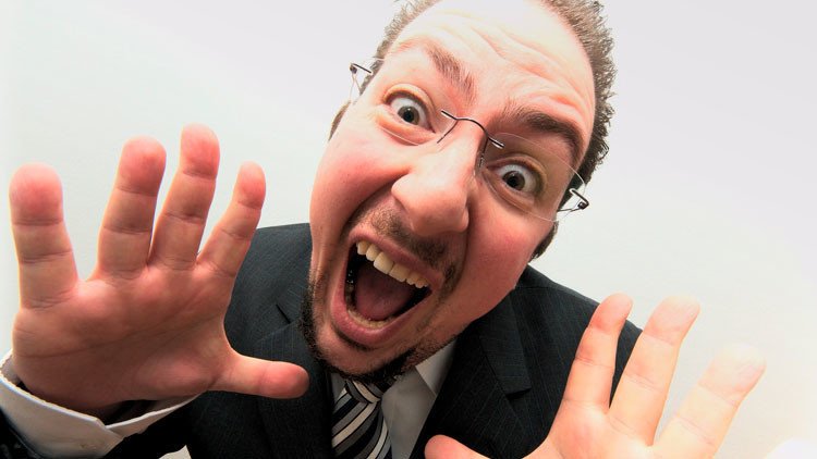 ¿Y qué pasa si su jefe es un psicópata?: 10 tácticas para no perder el trabajo y seguir con vida