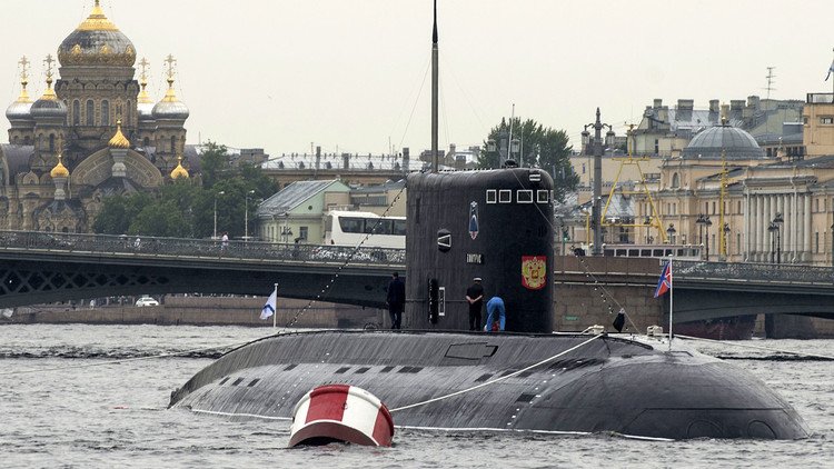 VIDEO: Los buques más potentes de Rusia se lucen en los desfiles del Día de la Armada