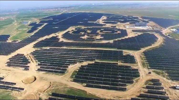China planea construir 100 plantas solares con forma de panda en la nueva Ruta de la Seda (VIDEO)