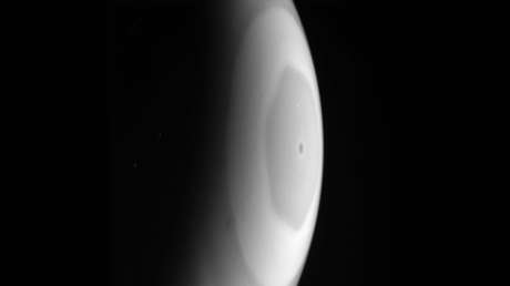 FOTOS: La sonda Cassini capta raras imágenes de la tormenta conocida como hexágono de Saturno