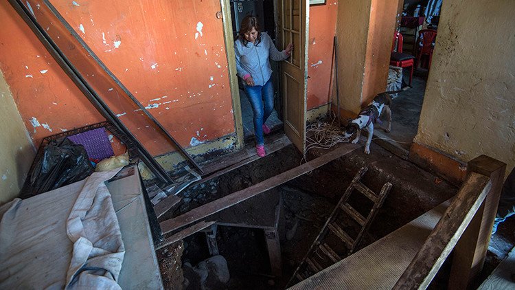 Una mujer destruye la casa de una vecina buscando un tesoro escondido (FOTOS)
