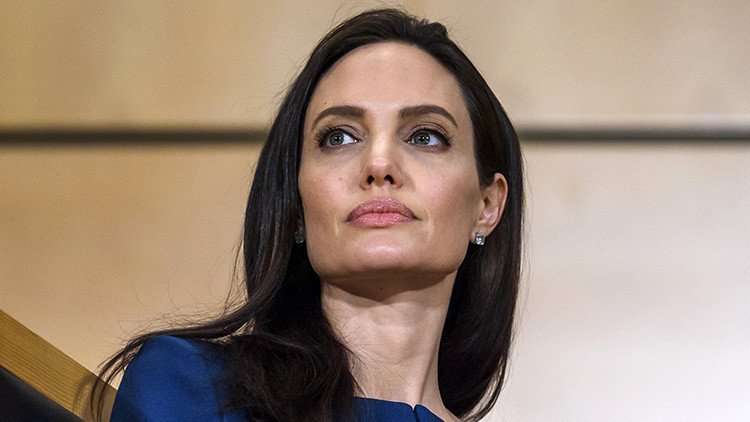 "Abusiva y cruel": Critican a Angelina Jolie por maltratar a niños pobres para filmar su película