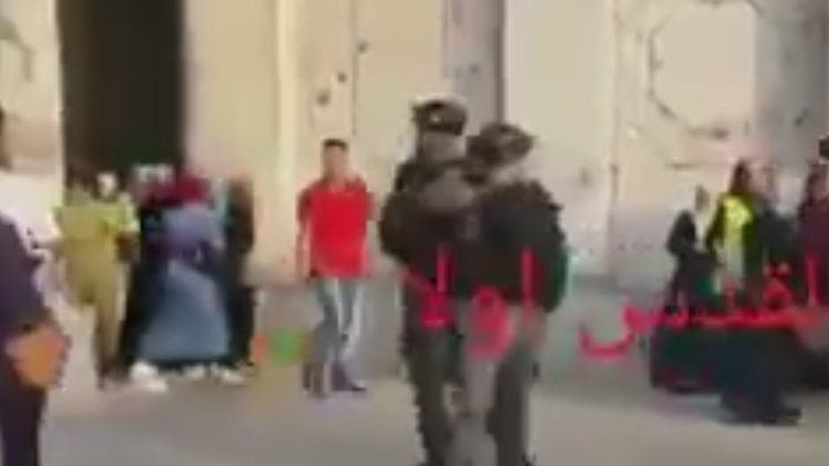 Un palestino 'le hace bullying' a un soldado israelí y la Red 'explota' de alegría [VIDEO]