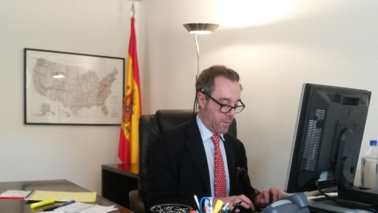Destituyen al cónsul de España en EE.UU. por burlarse del acento andaluz