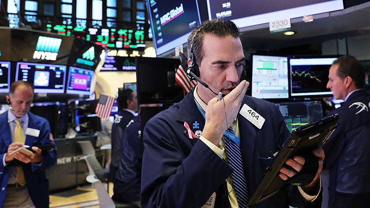 El índice industrial Dow Jones alcanza los 22.000 puntos por primera vez en la historia