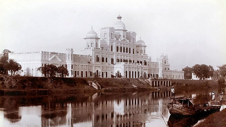 Majestuosidad y misterio: Imágenes inéditas de los palacios de la India y Afganistán del siglo XIX