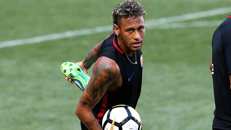 El PSG firma un contrato con Neymar por cinco años