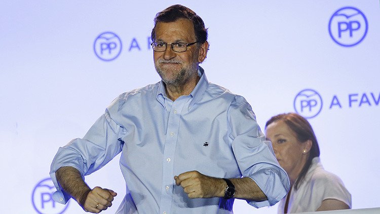Rajoy con una pizarra se convierte en tendencia en Twitter (MEMES)