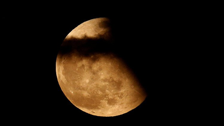 La NASA enviará dos bombarderos para cazar la sombra de la Luna durante el eclipse solar total